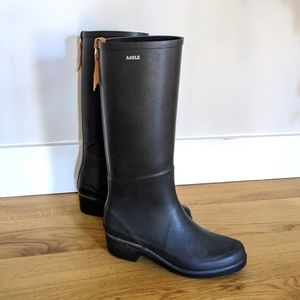 Aigle women's black rubber rain boots size 38 EUC
